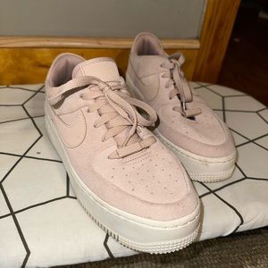 Pink platform Air Force 1’s